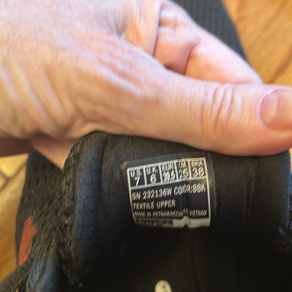 Skechers Men’s Glide Step memory foam sneakers, 7 Wide - Picture 4 of 7